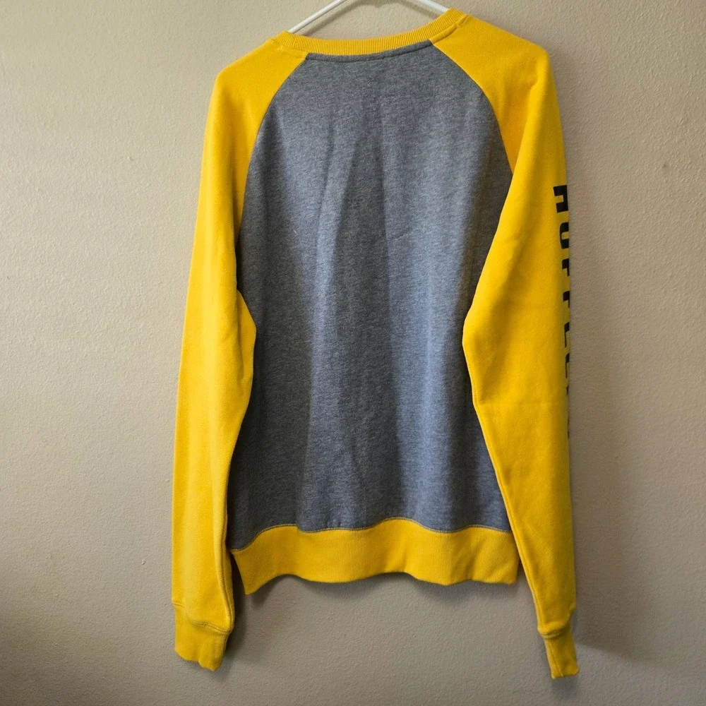 Harry Potter Hufflepuff Sweatshirt Universal Studios Grey Yellow Raglan Unisex L